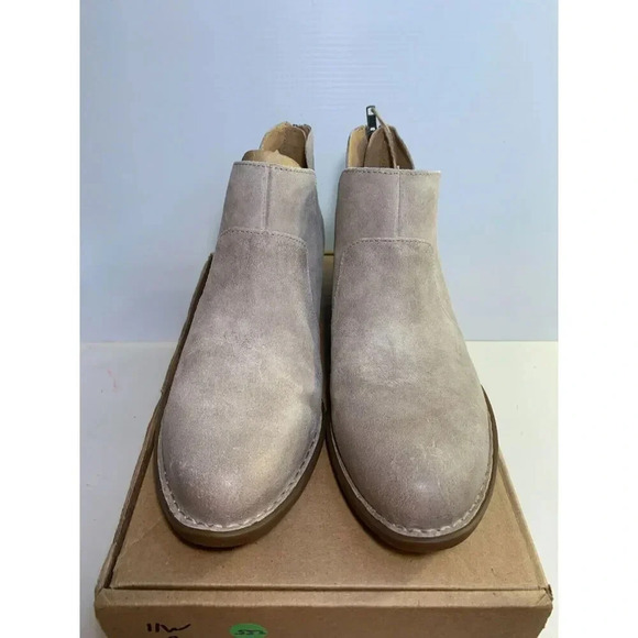 .547 Born Tora Green, Medium Width, US 9.5 Womens - Picture 3 of 6